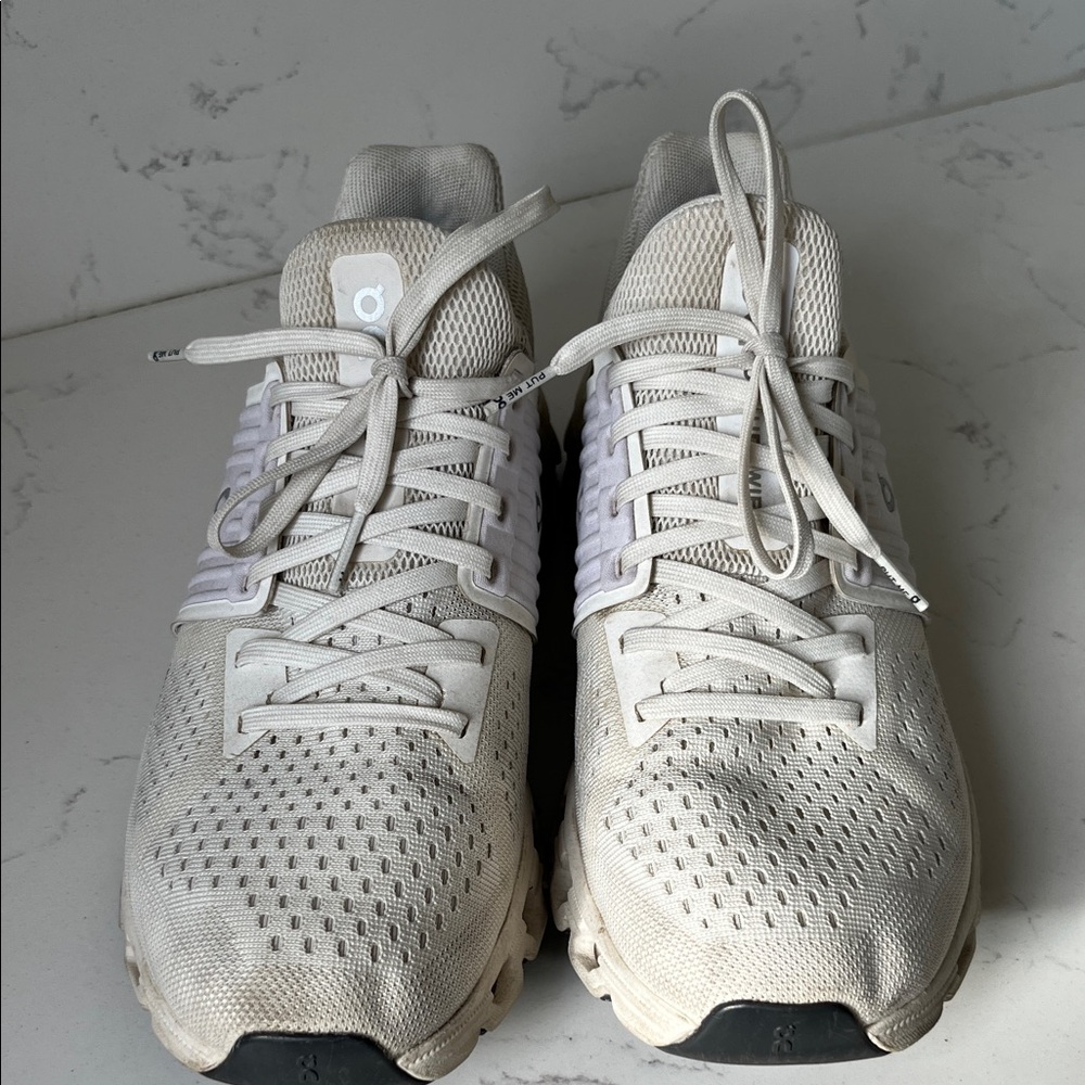 On Running Shoes - Picture 2 of 8